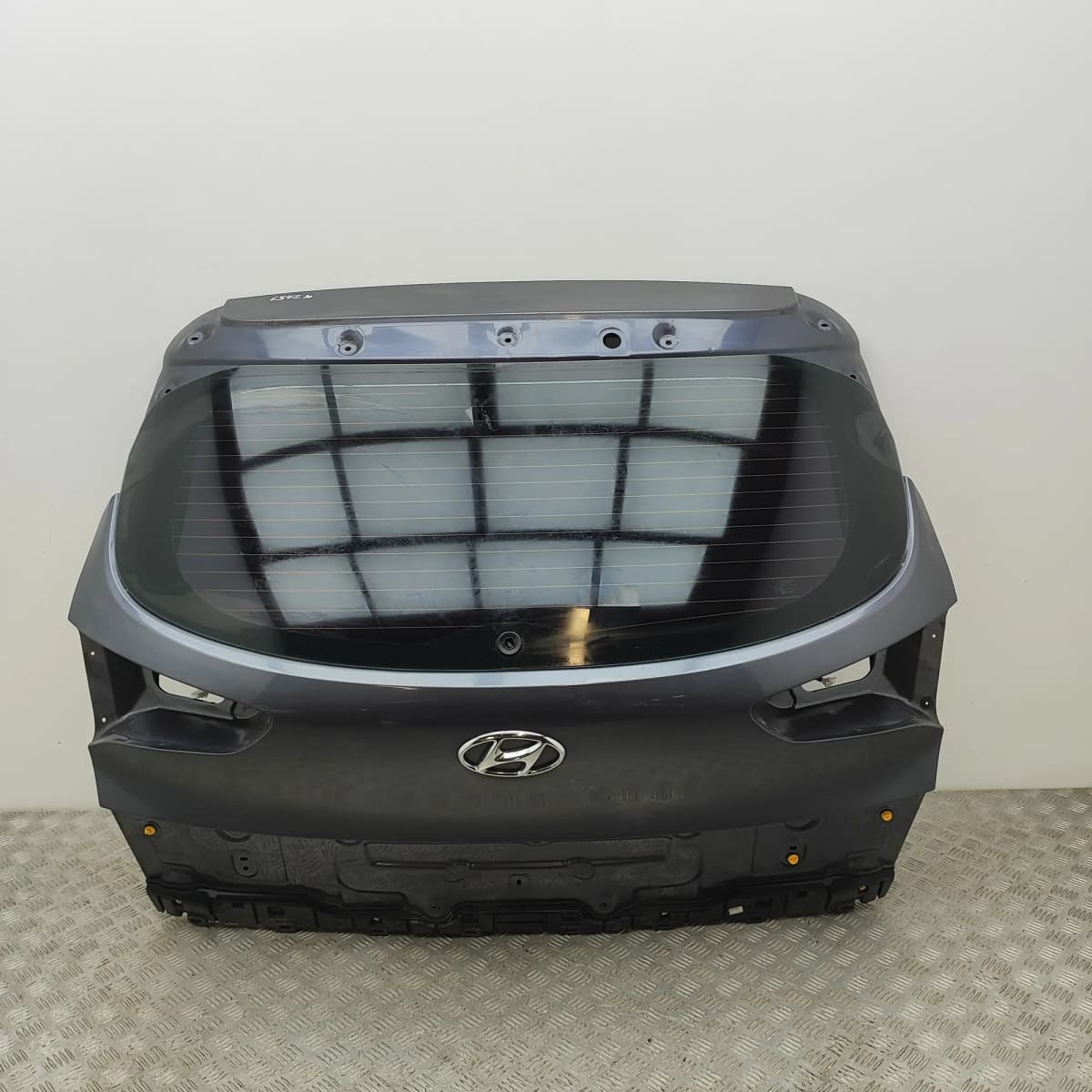 HYUNDAI TUCSON TL MK3 Tailgate Bootlid 73700-D7000 1.7 Diesel 104kw 2017