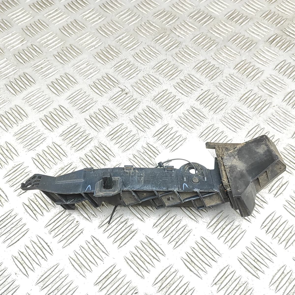 NISSAN GT-R R35 Rear Left Bumper Bracket 85247-JF00A 3.8 Petrol 390kW 2011