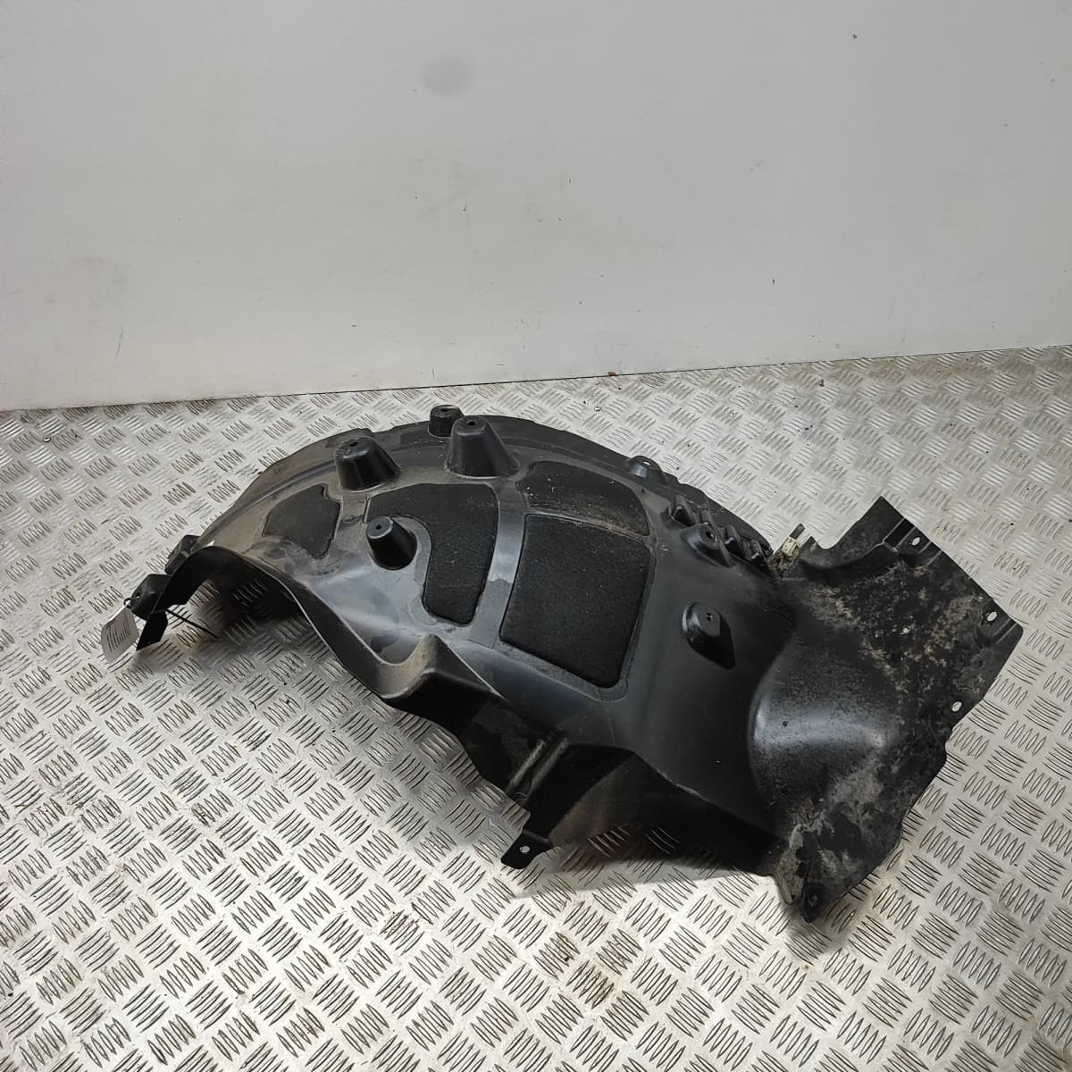 BMW X6 G06 Front Right Arch Liner Rear Part 7427508 3.0 Petrol 250kw 2025