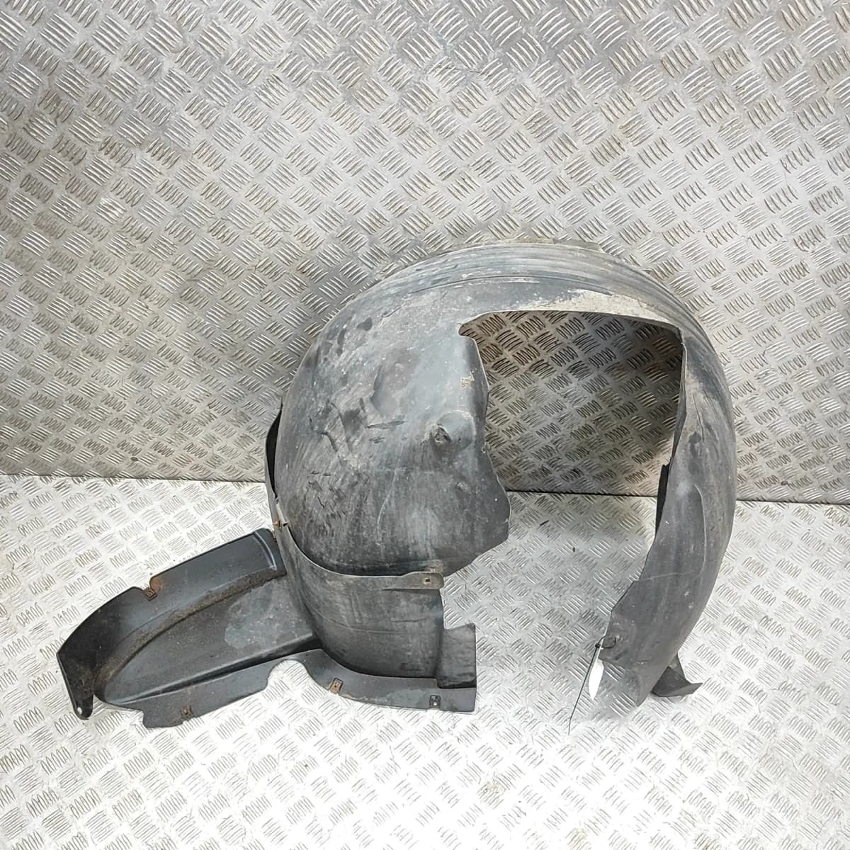 VW CC 358 Front Right Arch Liner 3C8805912B 2.0 Diesel 130kw 2014 36754511