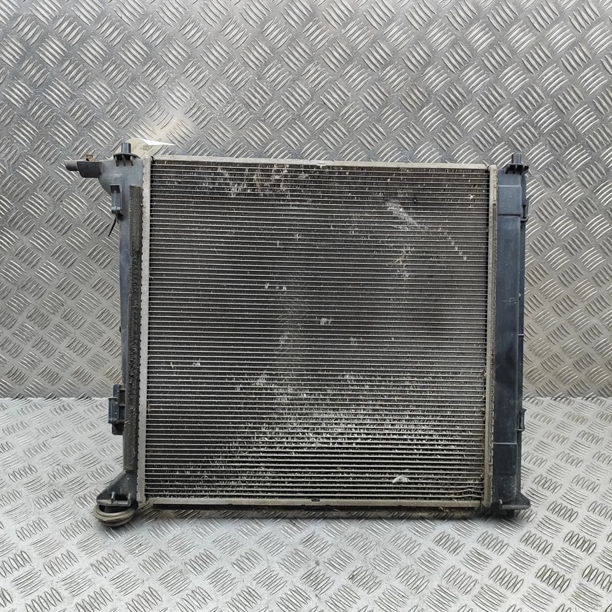 HYUNDAI TUCSON TL Cooling Radiator 25415-D7100 1.7 Diesel 85kw 36257699