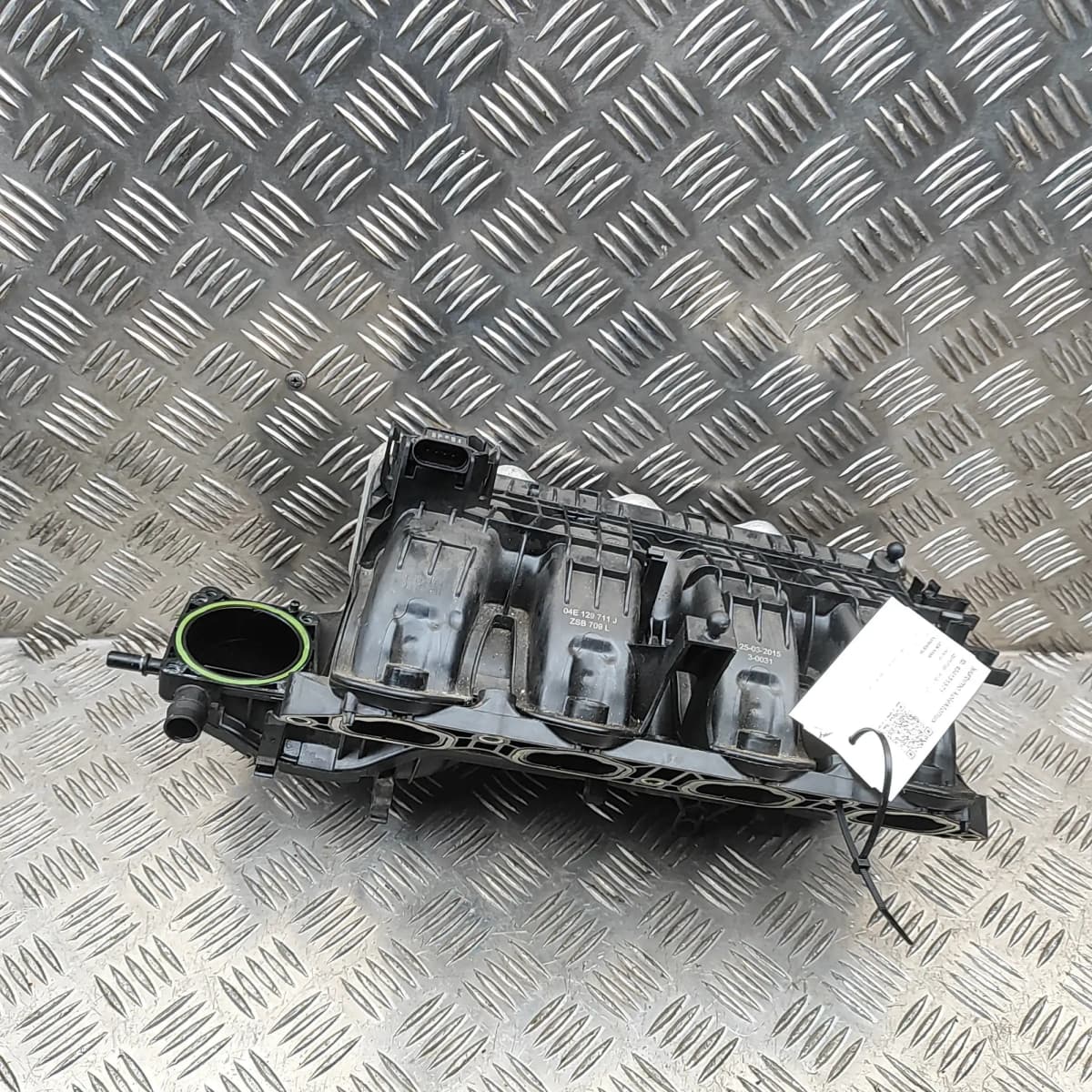 VW PASSAT B8 3G2 Intake Manifold 04E145749B 1.4 Petrol 92kw 2015 34151571