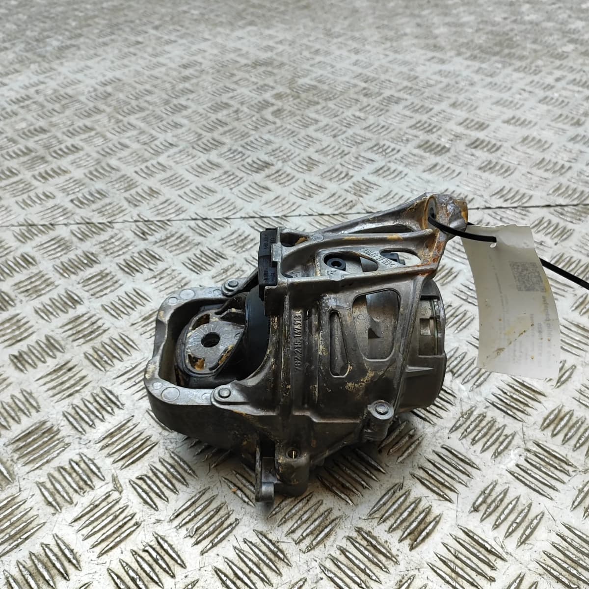 AUDI Q8 4MN Left Side Engine Mount 782215147918 3.0 Hybrid 250kW 2024 33710820