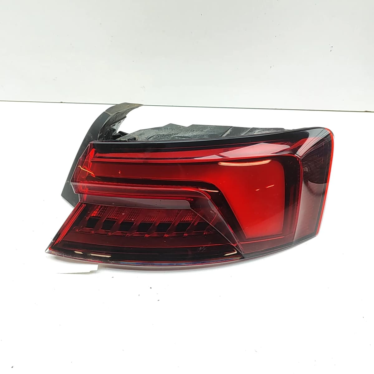 AUDI A5 F53 Rear Right Tail Light 8W6945092J 2.0 Diesel 140kw 2017 34154625