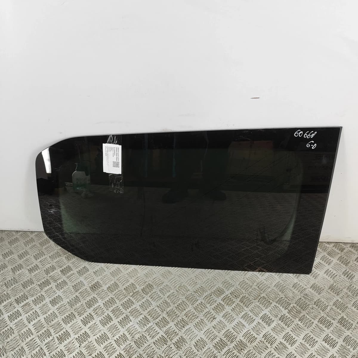 VOLKSWAGEN MULTIVAN T7 Rear Right Quarter Window AS3 7T0845298 2025 34458540
