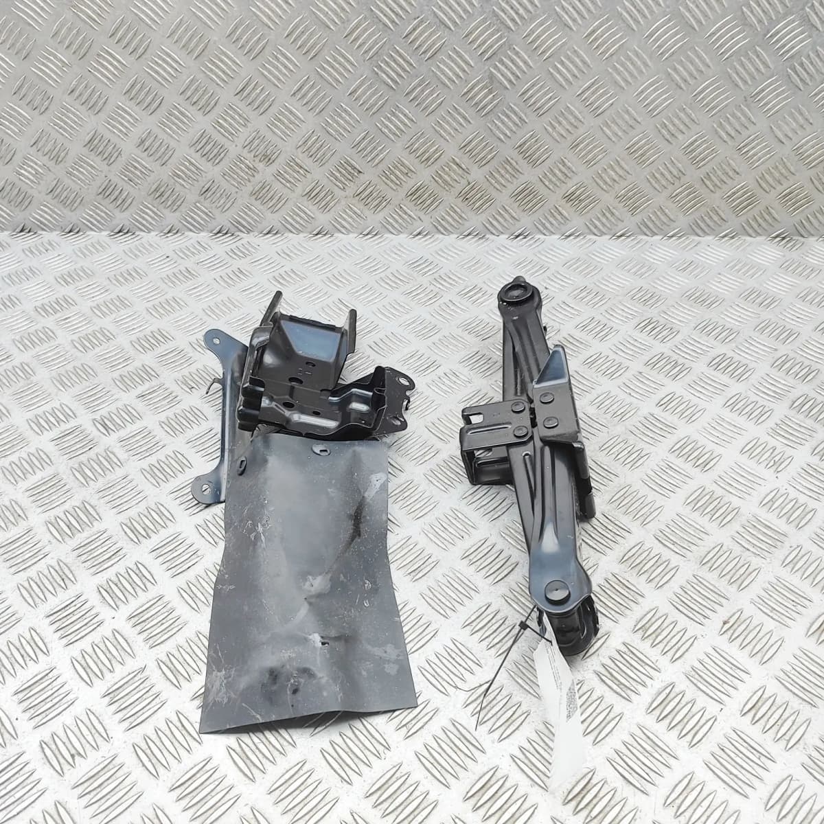 LEXUS IS MK3 XE30 Lift Jack 09111-30160 2015 36029470