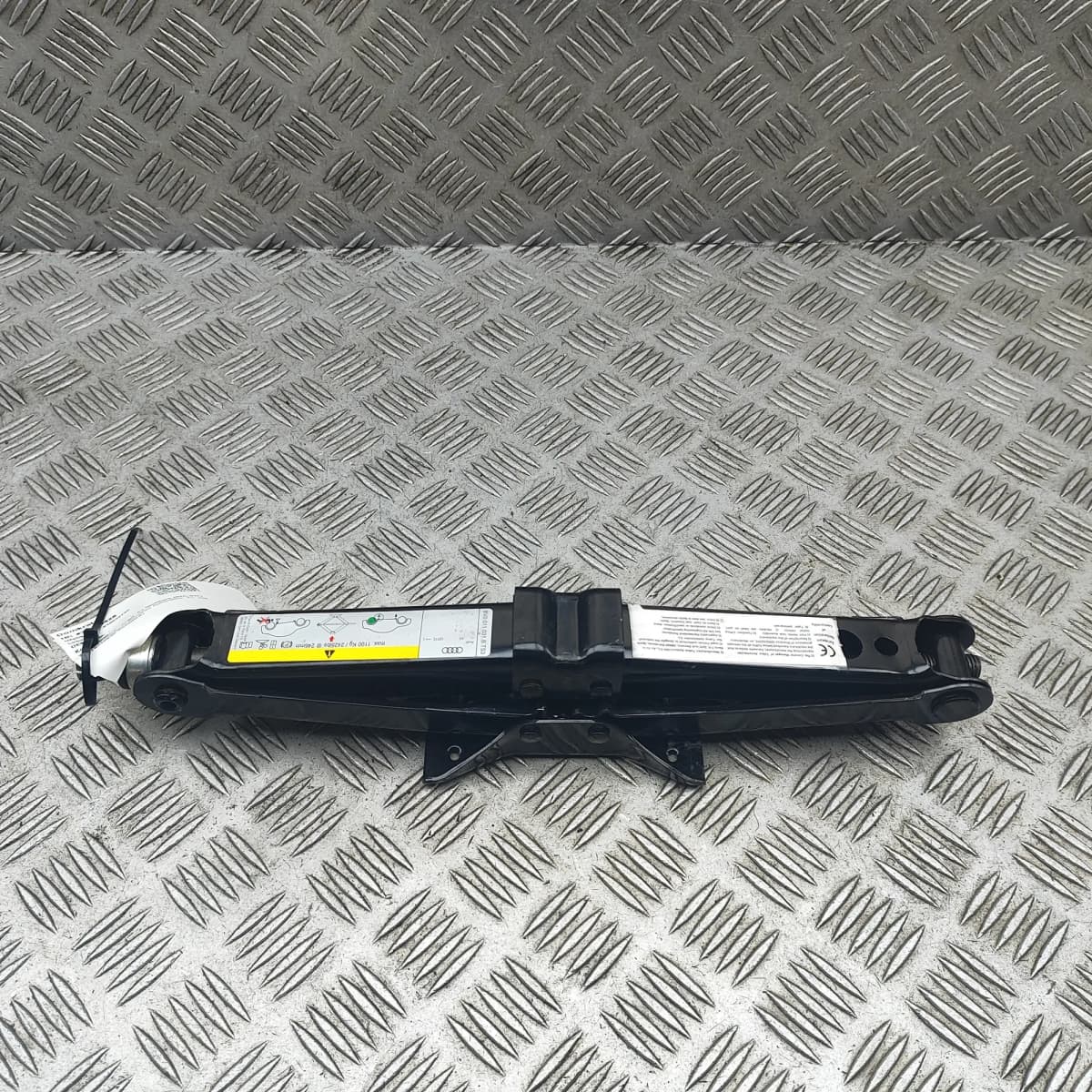 AUDI A3 Sportback 8V MK3 Lift Jack 8V0011031BTS3 2.0 Petrol 228kw 2017 36450428