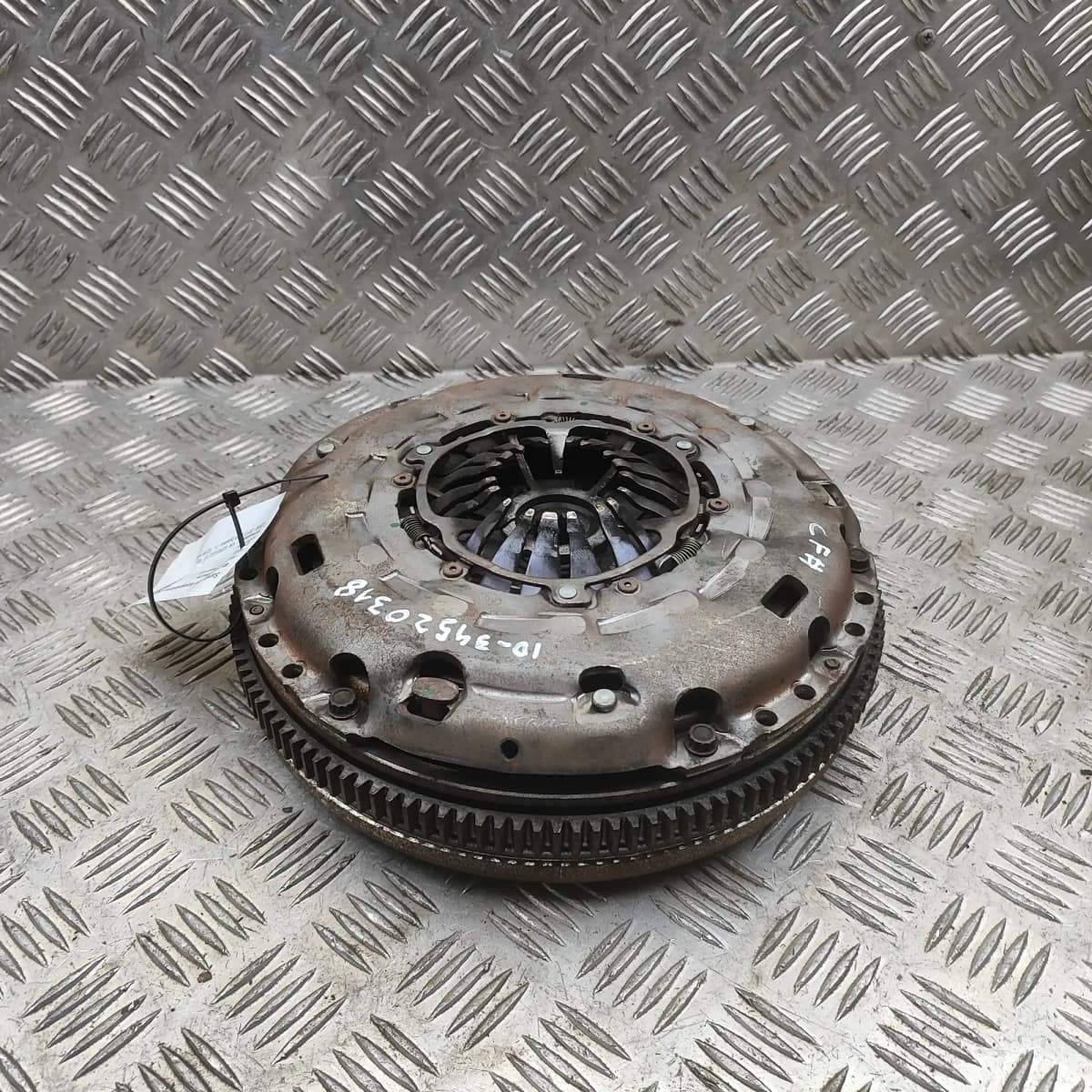 VOLKSWAGEN SCIROCCO MK3 Clutch Kit 124035410 2.0 Diesel 103kw 2014 34576475