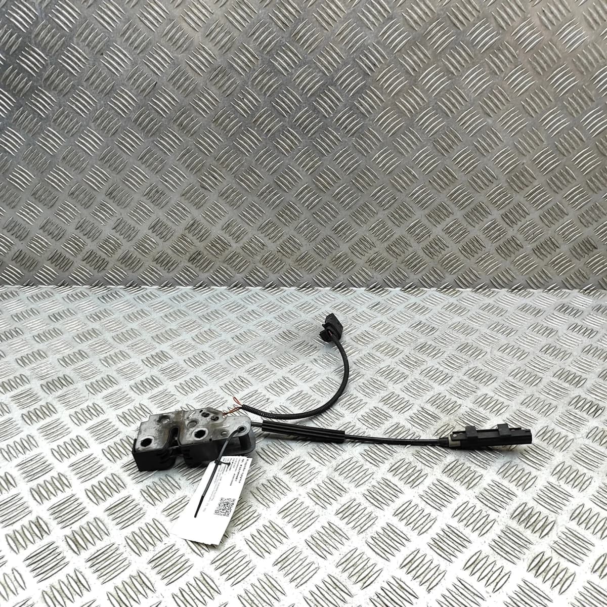 VW TOUAREG 7P5 Bonnet Lock 7P6823509C 3.0 Diesel 193kw 2017 34789487