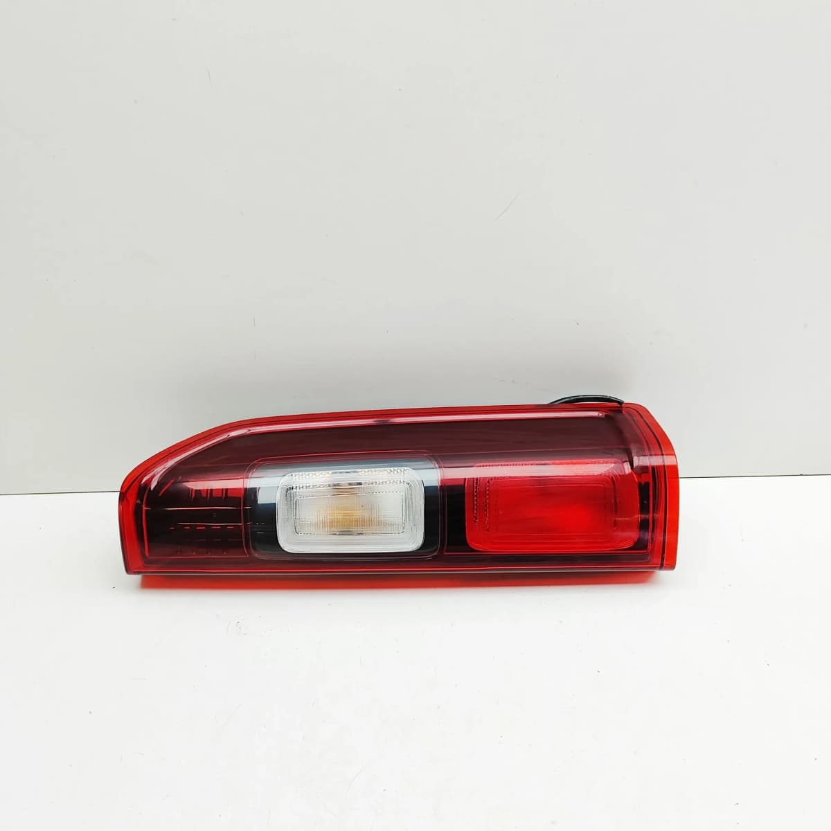 OPEL Vauxhall VIVARO X82 MK3 Rear Right Tail Light 93867969 RHD 2015 33782136