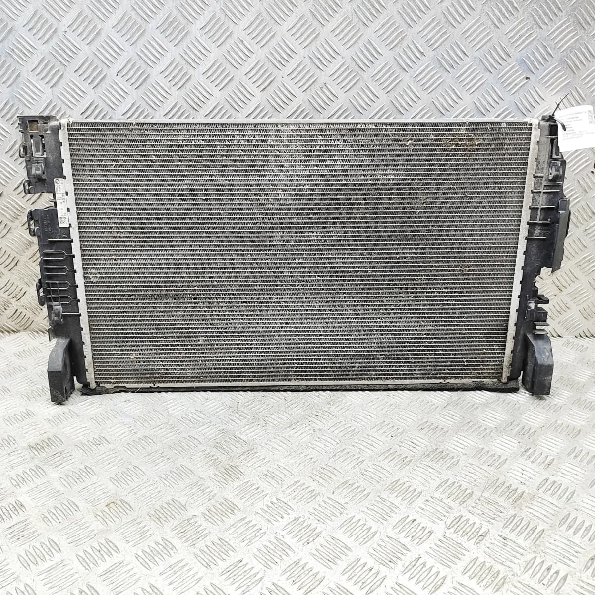 BMW 5 G30 Cooling Radiator 8472247 3.0 Hybrid 210kw 2022 36685796