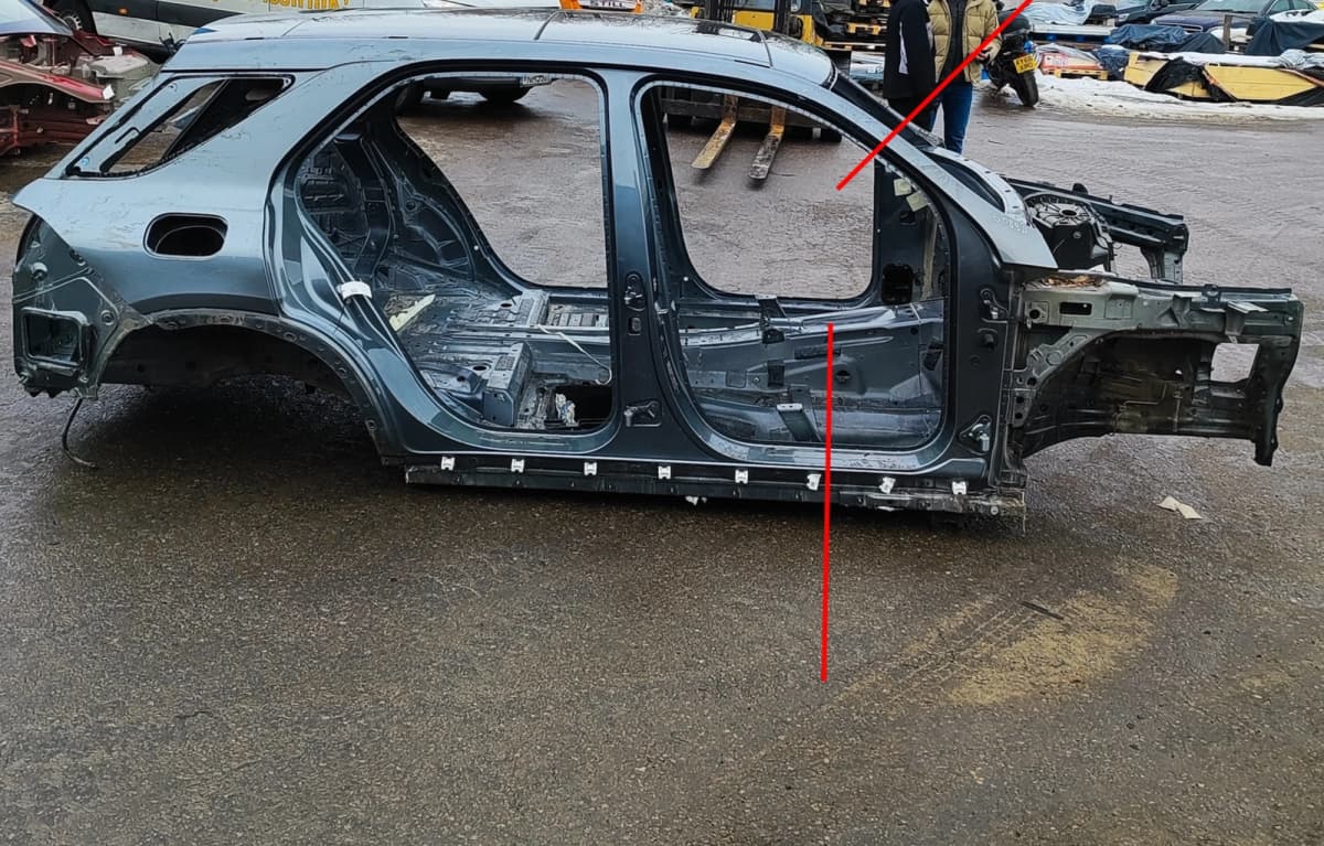 MERCEDES-BENZ GLE W167 Seitenverkleidung vorne rechts 3.0 Benzin 269 kW 2020 343