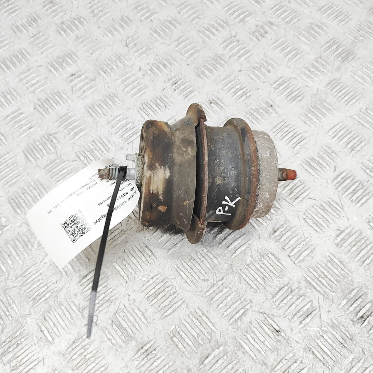 NISSAN GT-R R35 Left Side Engine Mount 11220-JF00D 3.8 Petrol 390kW 2011