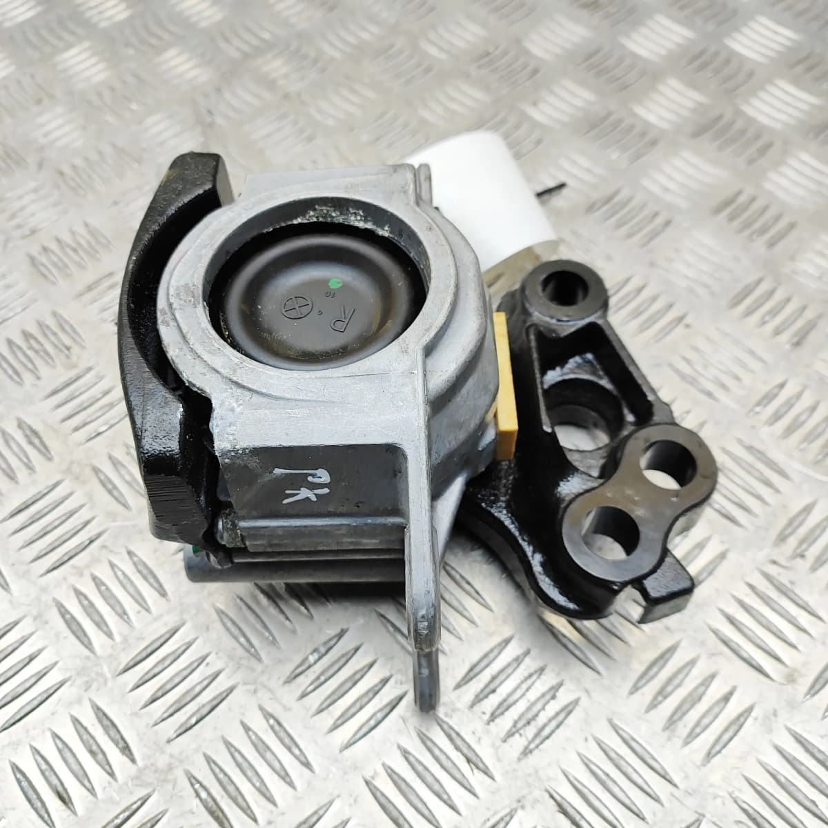 LR RANGE ROVER EVOQUE L551 Left Side Engine Mount K8D2-7M121-BB 2.0 Hybrid 150kW