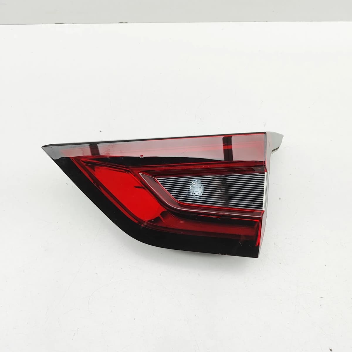 NISSAN JUKE F16 MK2 Right Side Tailgate Tail Light 26550-6PA6A RHD 2023 35751800